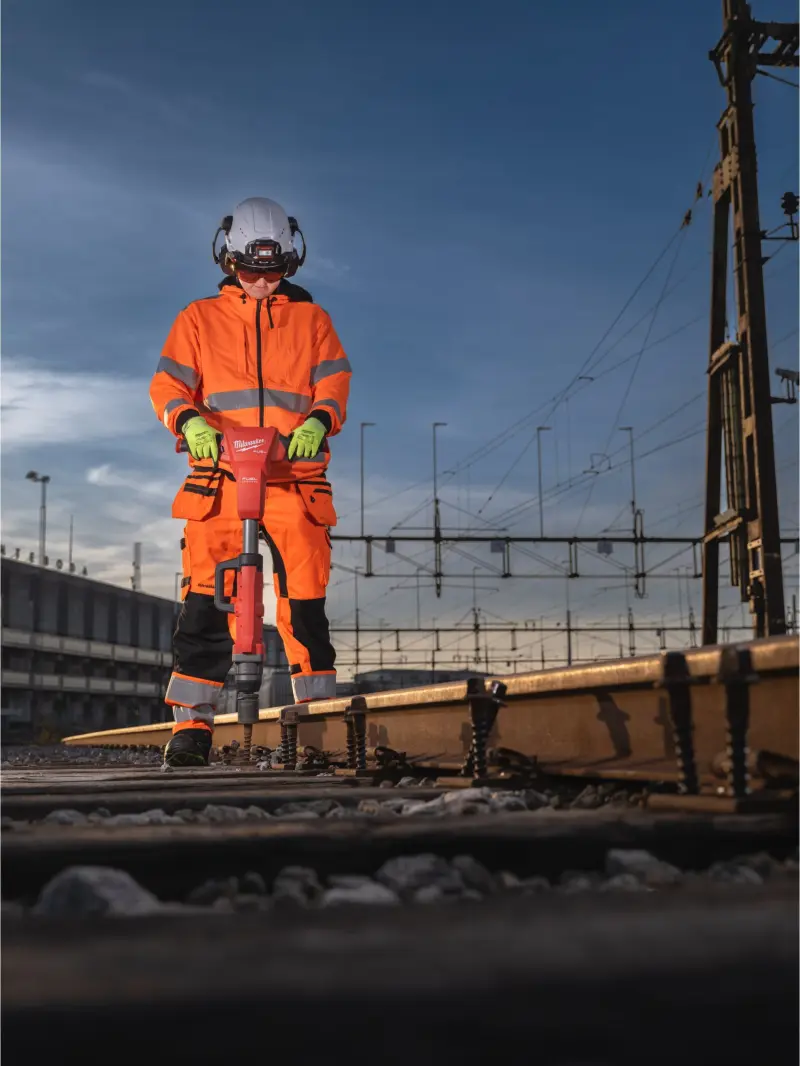 Aku železniční rázový utahovák 1″ Milwaukee M18 FHIWF1R-122C s pojistným kroužkem, 2x aku M18 FB12 + M12-18 FC, (MI4933499201)